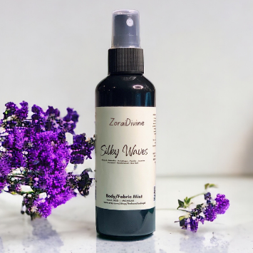 Body mist Silky waves on a white surface