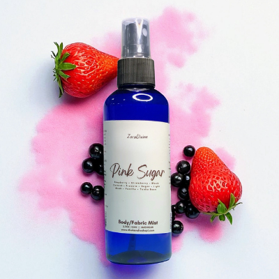 Body mist Pink Sugar' with strawberries and blackberries on a light pink background